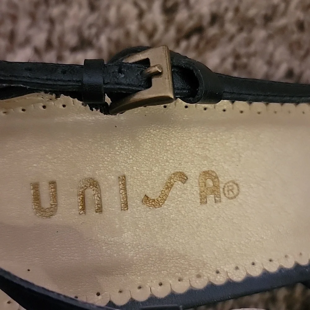 Unisa Black Heeled Shoes with Buckle Detail - Picture 3 of 4